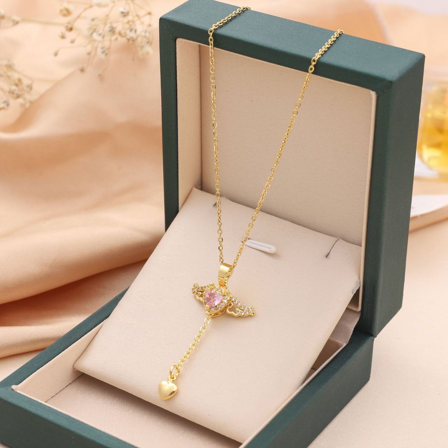 Collana ali di angelo con cuore